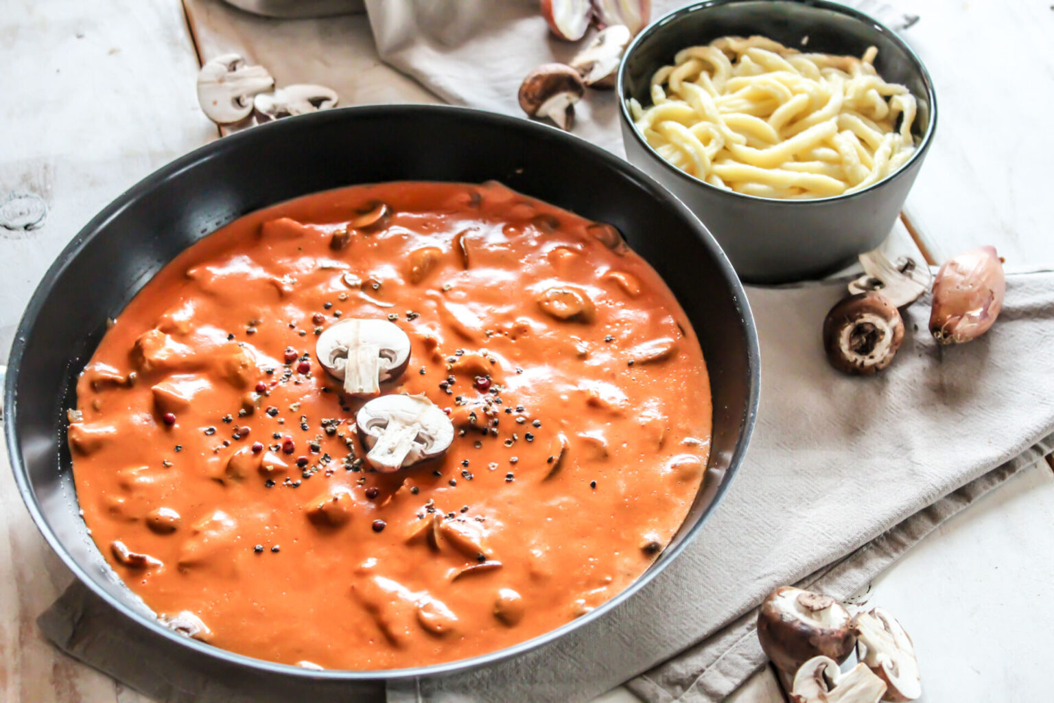 Spätzle mit Jägergeschnetzeltes - Alexkitchenlove